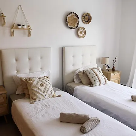 Sunset Peniche Surfcamp Феррел