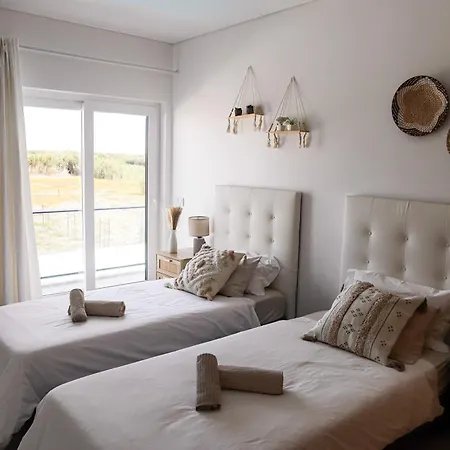 Sunset Peniche Surfcamp Апартаменты *