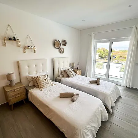 Апартаменты Sunset Peniche Surfcamp